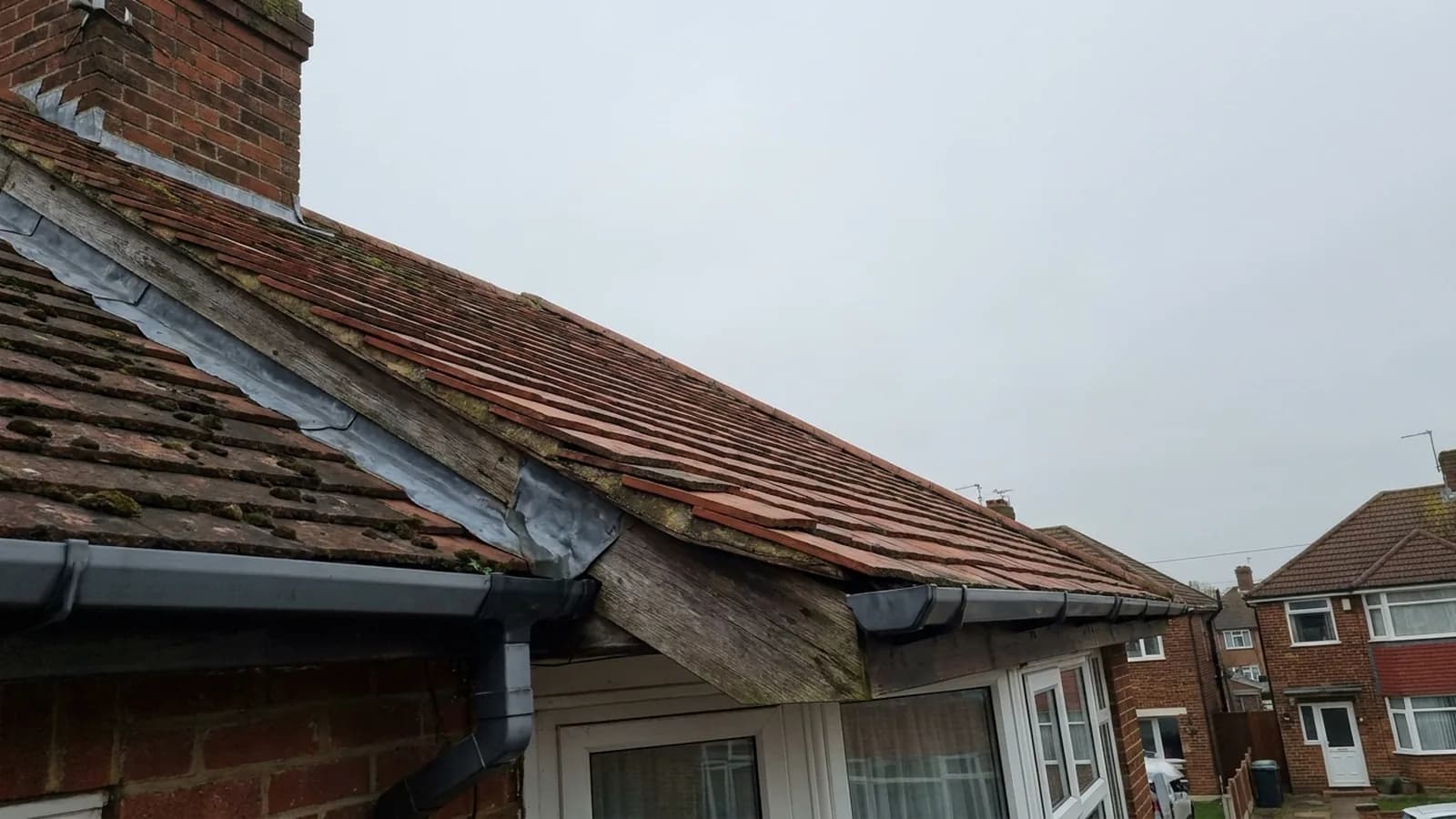A sagging roof line